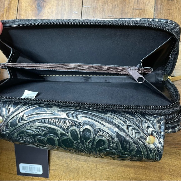 L&B Black & Gold tooled crossbody strap wallet - Picture 7 of 9